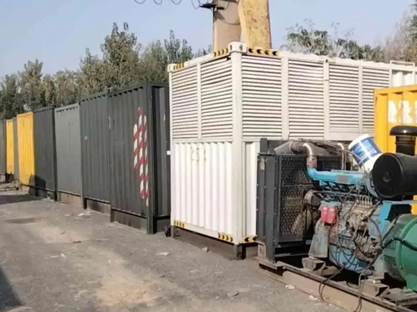 鹤城200KW柴油发电机机组每小时油耗是多少？